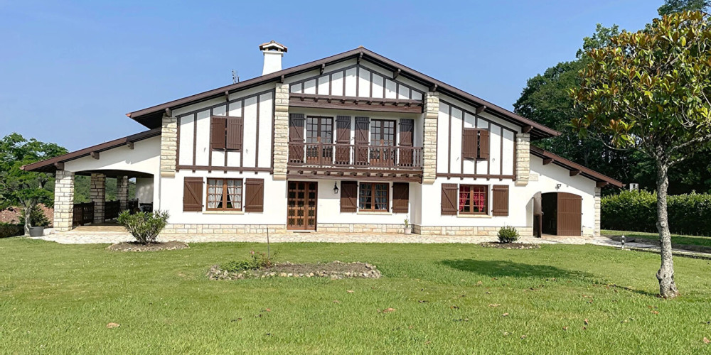 maison à ST PIERRE D IRUBE (64990)
